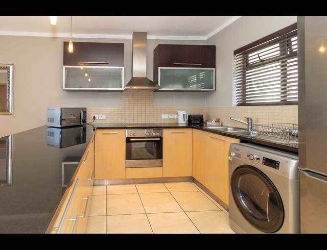 2 BEDROOM APARTMENT FOR SALE IN CAPE TOWN CITY CENTRE
